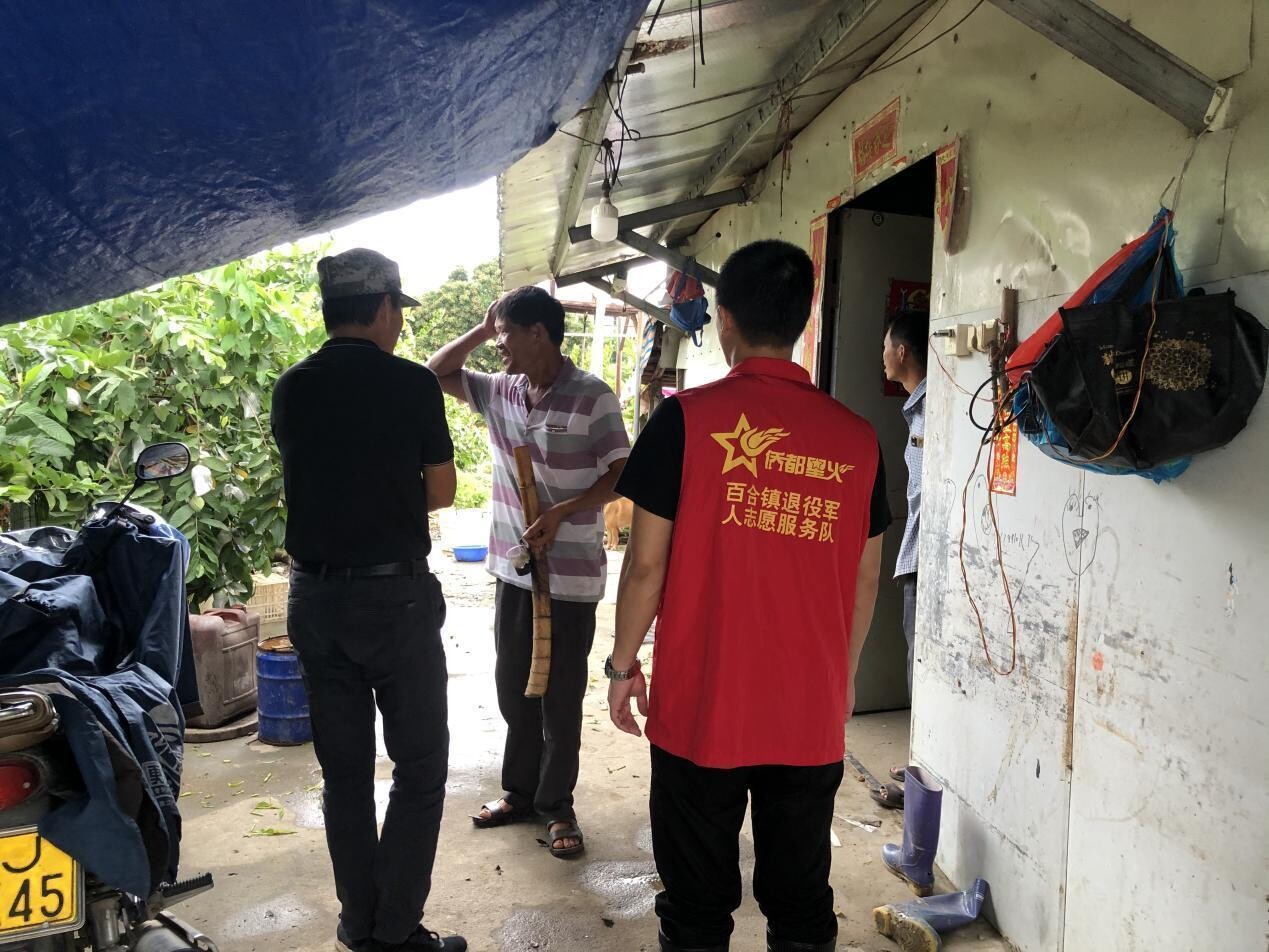 7月 抗台风，显本色！海棠直播
退役军人志愿者防汛抗台冲锋在前_6