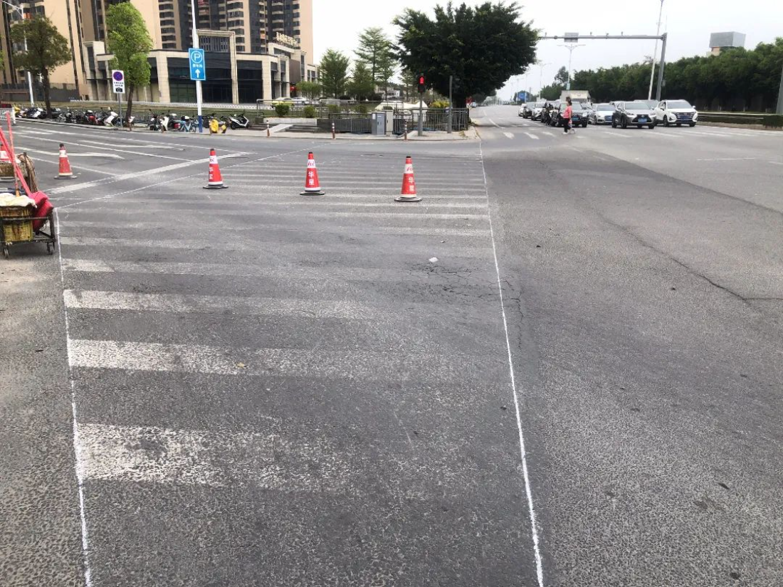 斑马线.jpg 图片