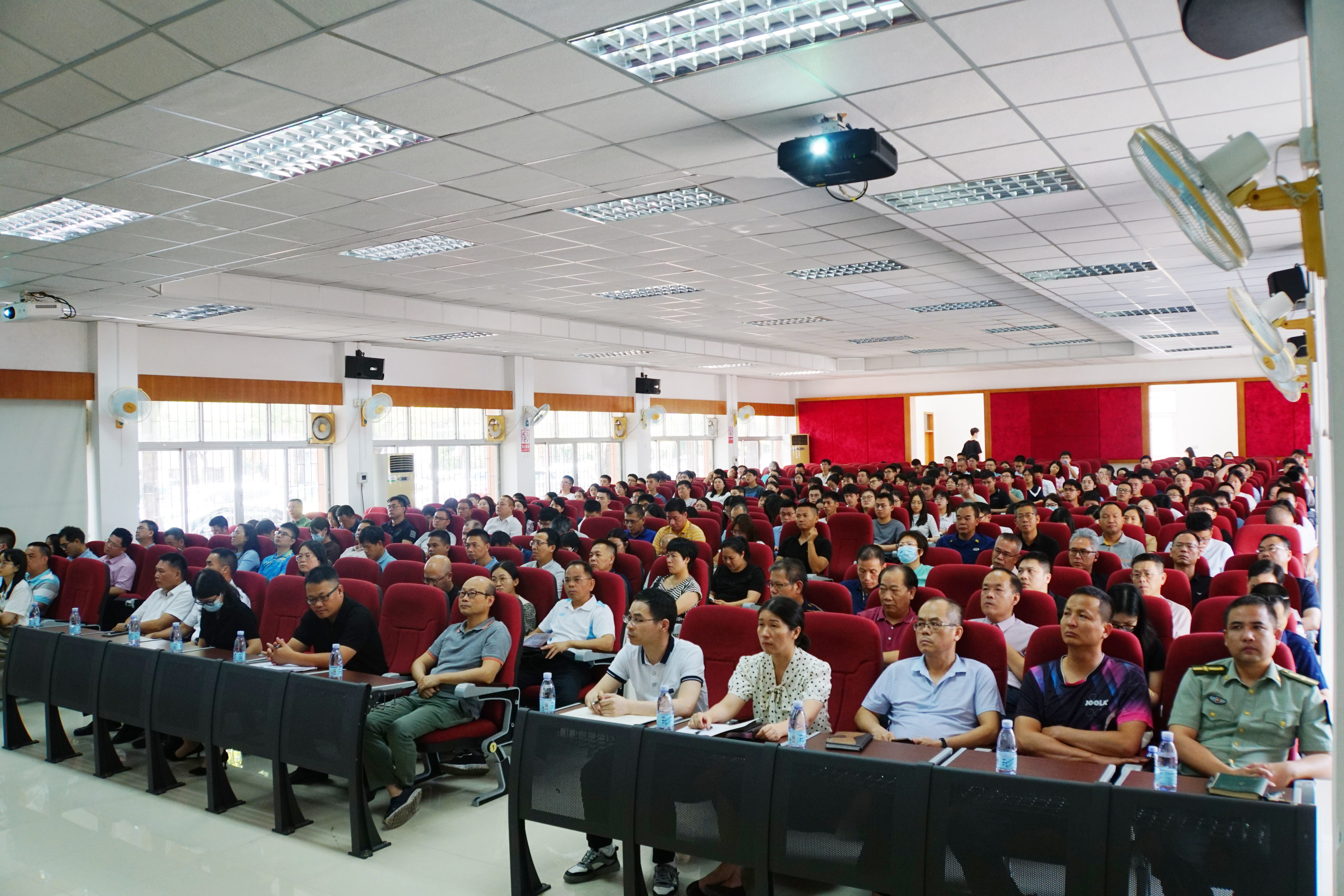 2023年海棠直播
领导干部法治专题培训班现场照片2.jpg