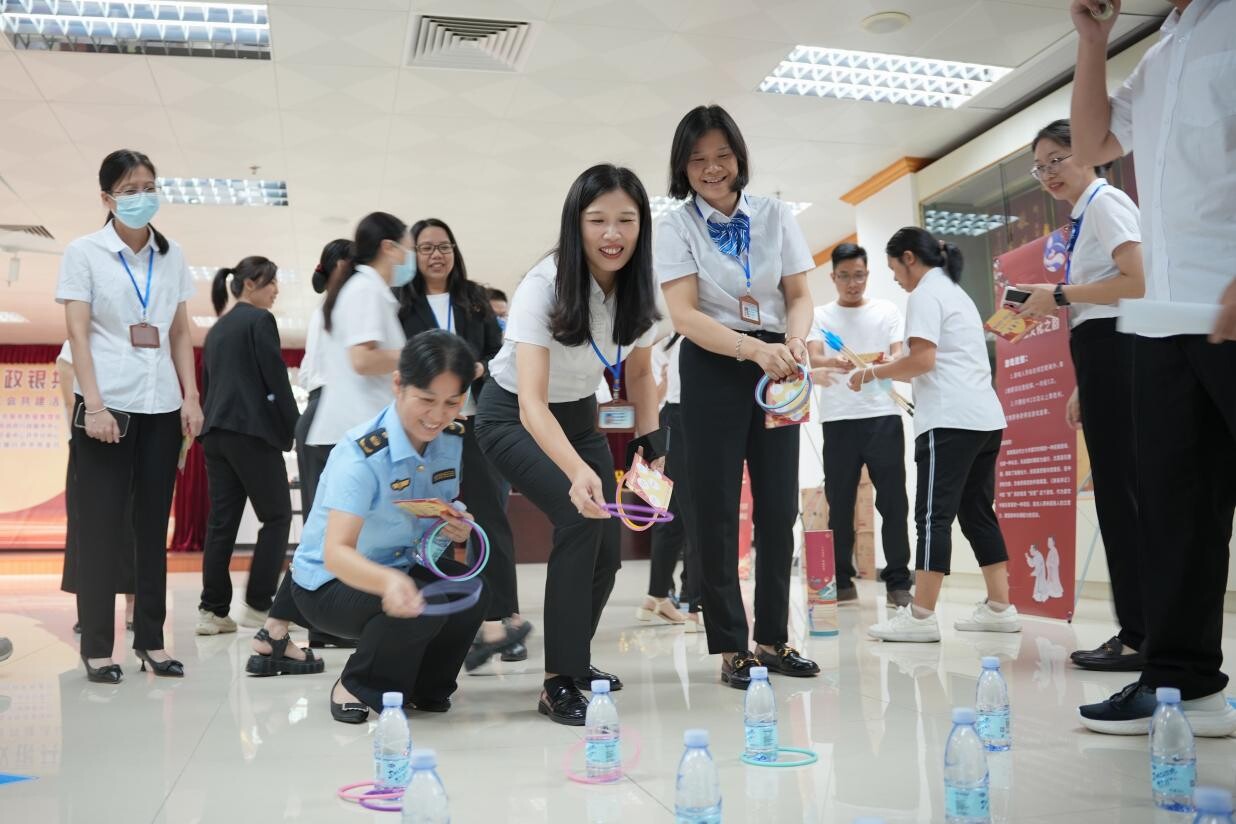 欢聚中秋佳节 政银共谱未来--海棠直播
政务服务数据管理局举办党建、团建、工会共建活动_6