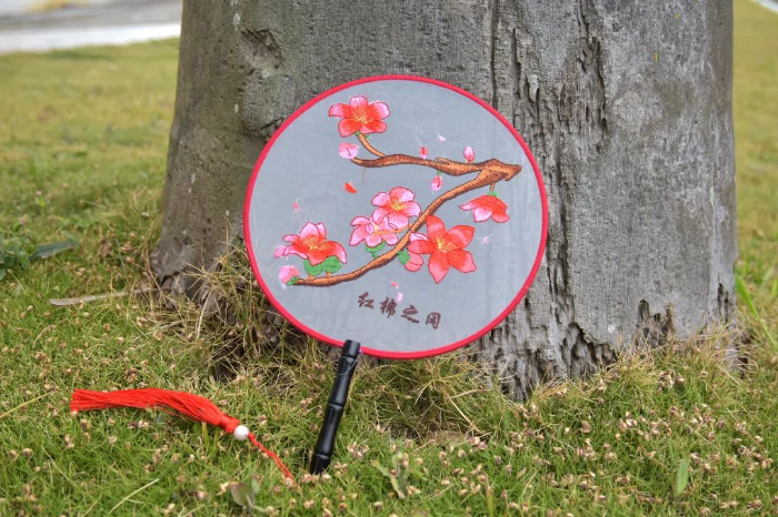 9116d79b54661e5efd2b6bdaf479c4c.jpg 图片