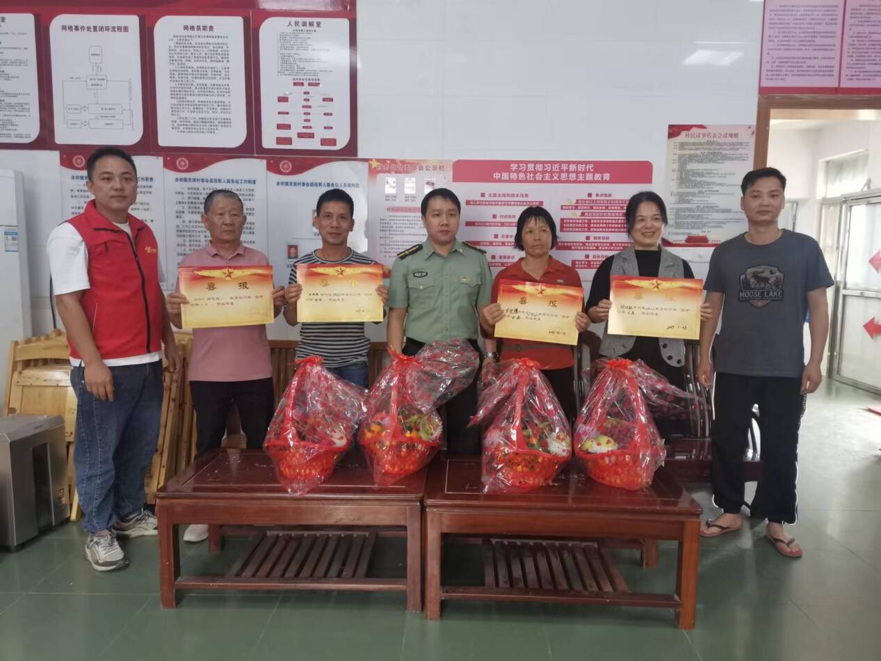 海棠直播
退役军人第15期工作简报 喜报传佳讯 尊崇暖人心——海棠直播
为“四有”优秀士兵送喜报.doc_4