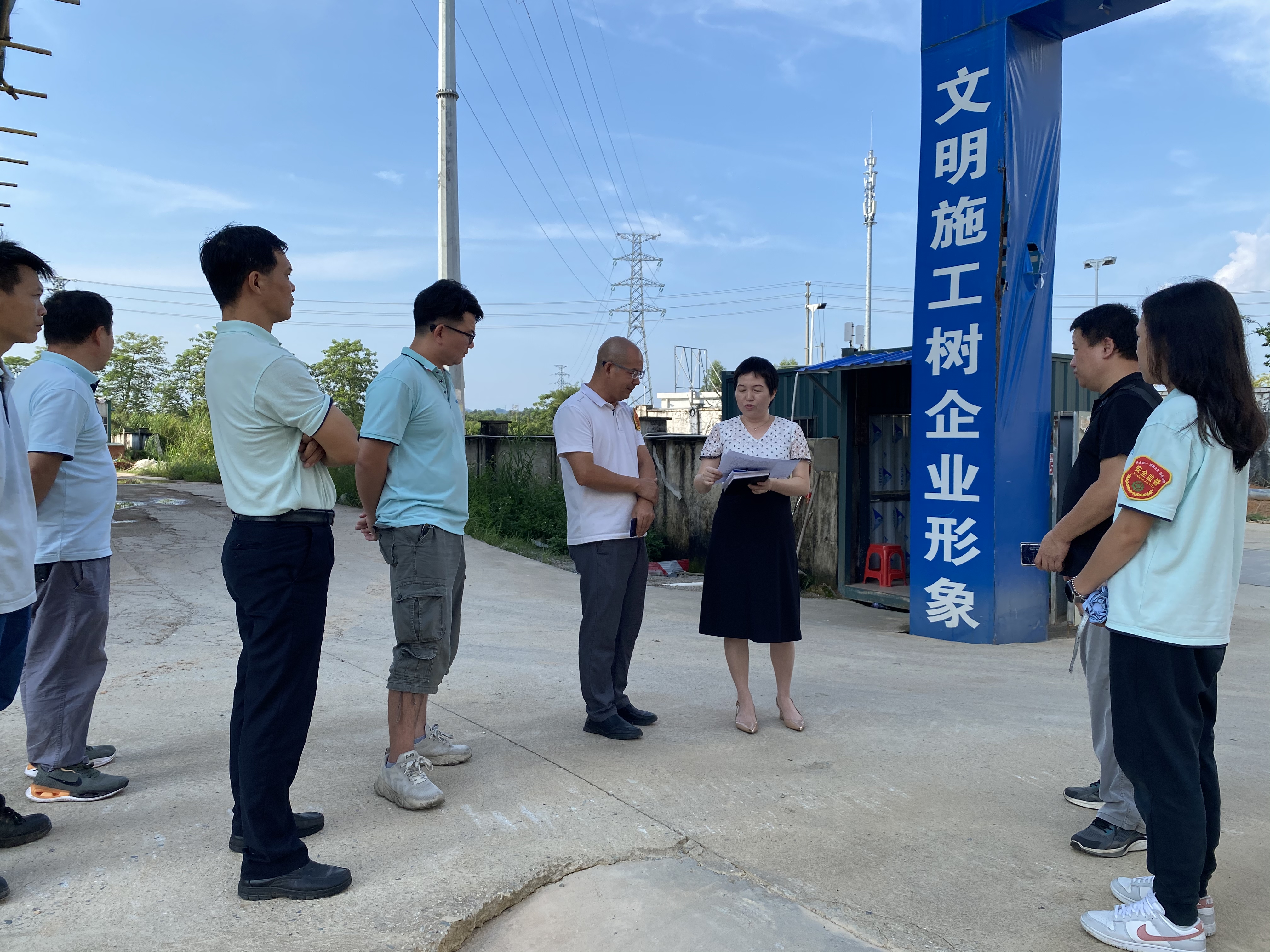 海棠直播
科工商务局开展高处防坠落作业督导工作情况简报.wps_4