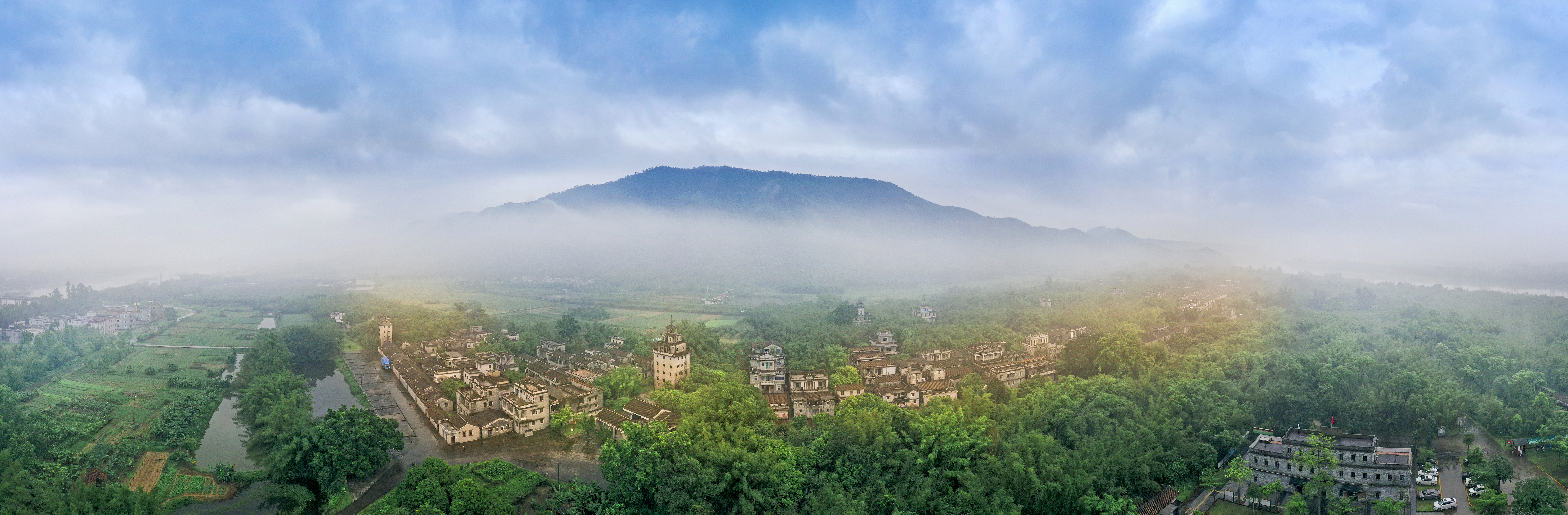 2、二等奖 李美运《秘境马降龙》.jpg