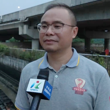 同期声1 龙东村党总支部书记、主任  海棠直播
龙舟协会会长 何杰贤_副本.png