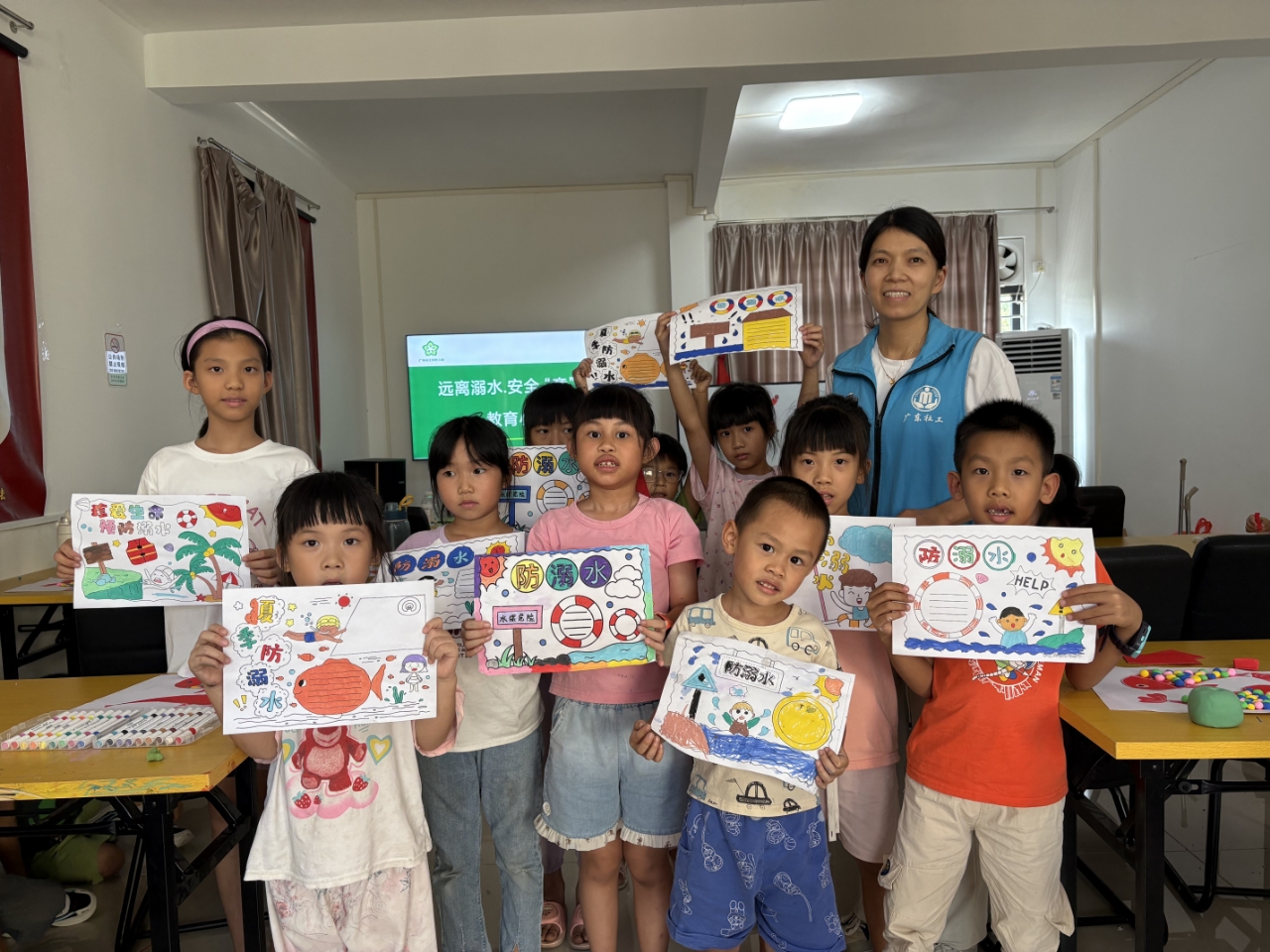 百合镇举办“远离溺水·安全‘童’行”儿童安全教育小组活动