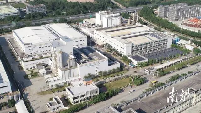 银都拉玛(开平)高性能纤维第二有限公司检测中心,成为国内聚酯浸胶帘子布行业首家通过CNAS认可的实验室。 受访者 供图 图片