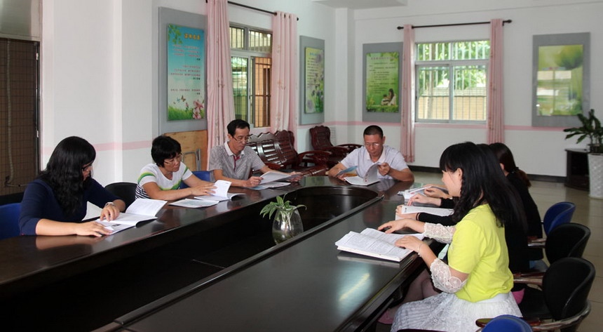 C:UsersadminDesktop20170705《两学一做 身边榜样》系列报道:长沙街道冲澄社区党支部着力打造“服务型”基层党组织4_调整大小.jpg C:UsersadminDesktop20170705《两学一做 身边榜样》系列报道:长沙街道冲澄社区党支部着力打造“服务型”基层党组织4_调整大小.jpg