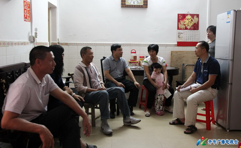 C:UsersadminDesktop20170705《两学一做 身边榜样》系列报道:长沙街道冲澄社区党支部着力打造“服务型”基层党组织5_调整大小.jpg C:UsersadminDesktop20170705《两学一做 身边榜样》系列报道:长沙街道冲澄社区党支部着力打造“服务型”基层党组织5_调整大小.jpg